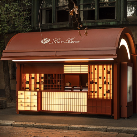 Paro Piana Japanese kiosk